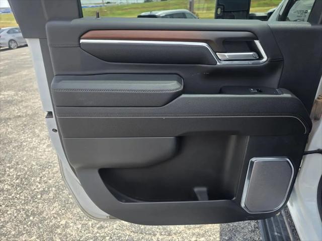 2024 GMC Sierra 2500HD 4WD Crew Cab Standard Bed Denali