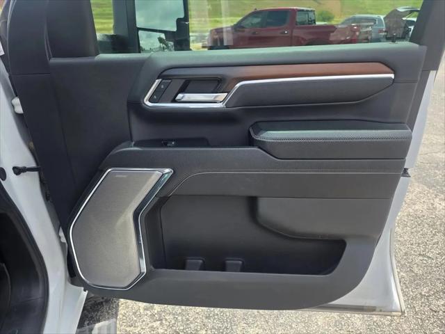 2024 GMC Sierra 2500HD 4WD Crew Cab Standard Bed Denali