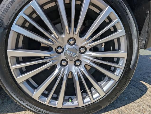 2024 Cadillac XT4 FWD Premium Luxury