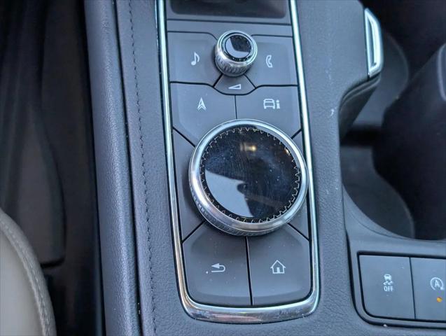 2024 Cadillac XT4 FWD Premium Luxury