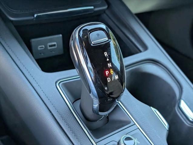 2024 Cadillac XT4 FWD Premium Luxury