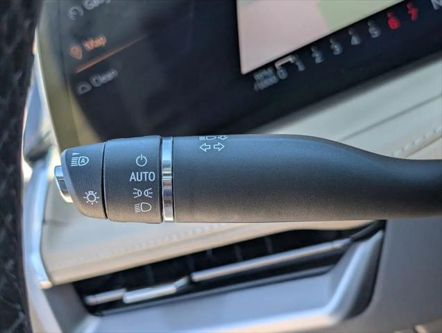 2024 Cadillac XT4 FWD Premium Luxury