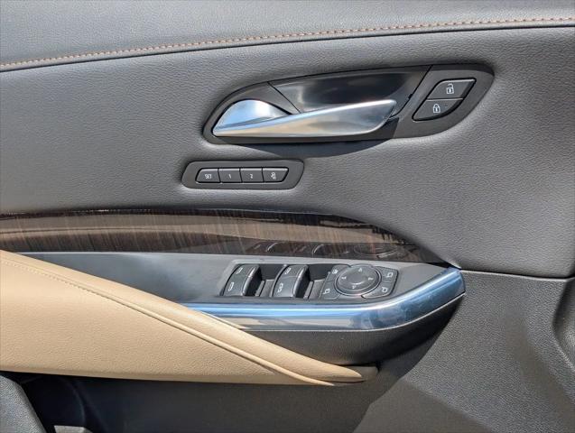 2024 Cadillac XT4 FWD Premium Luxury