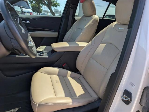 2024 Cadillac XT4 FWD Premium Luxury