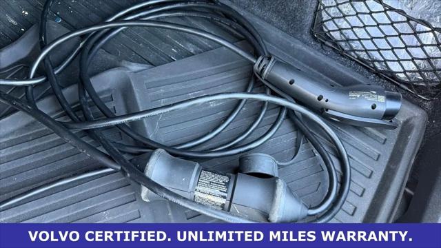 2024 Volvo S60 Recharge T8 Ultimate Dark Theme