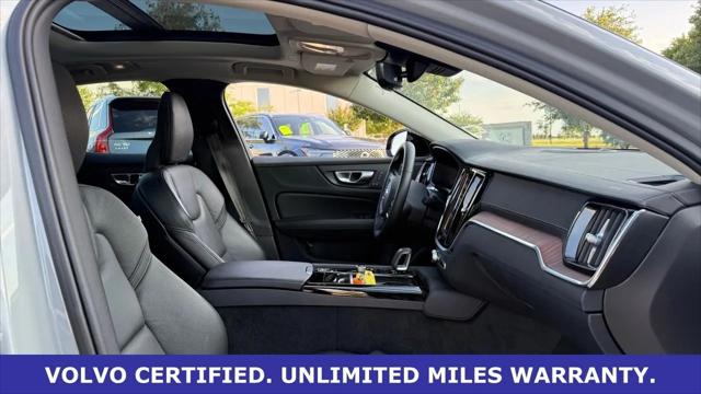 2024 Volvo S60 Recharge T8 Ultimate Dark Theme