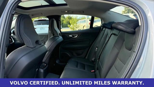 2024 Volvo S60 Recharge T8 Ultimate Dark Theme