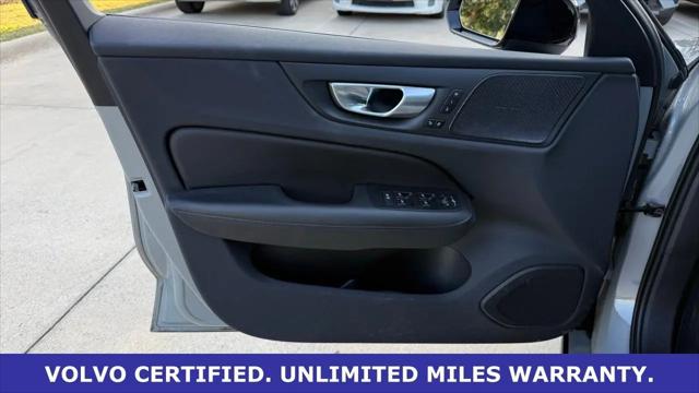 2024 Volvo S60 Recharge T8 Ultimate Dark Theme