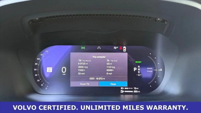 2024 Volvo S60 Recharge T8 Ultimate Dark Theme