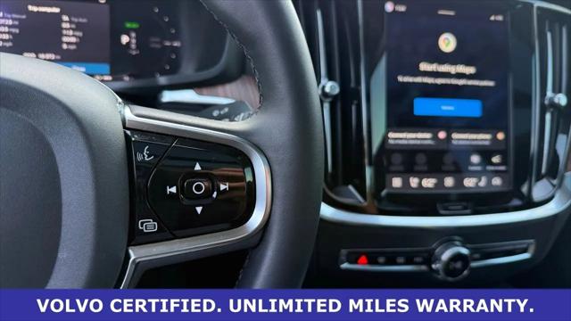 2024 Volvo S60 Recharge T8 Ultimate Dark Theme