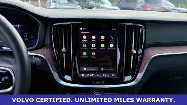 2024 Volvo S60 Recharge T8 Ultimate Dark Theme