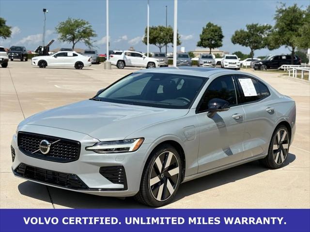 2024 Volvo S60 Recharge T8 Ultimate Dark Theme