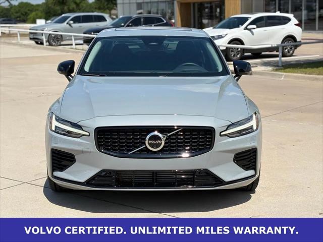 2024 Volvo S60 Recharge T8 Ultimate Dark Theme