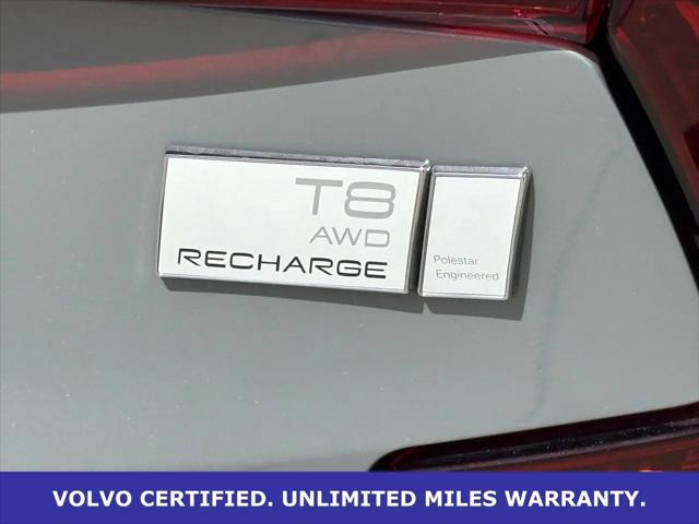 2024 Volvo S60 Recharge T8 Ultimate Dark Theme