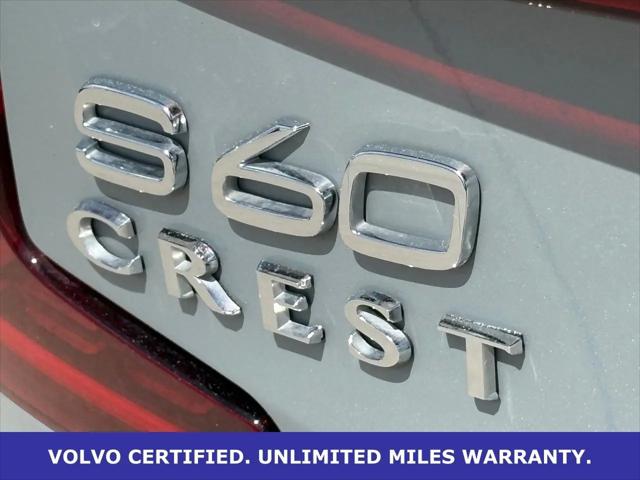 2024 Volvo S60 Recharge T8 Ultimate Dark Theme