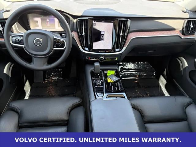 2024 Volvo S60 Recharge T8 Ultimate Dark Theme