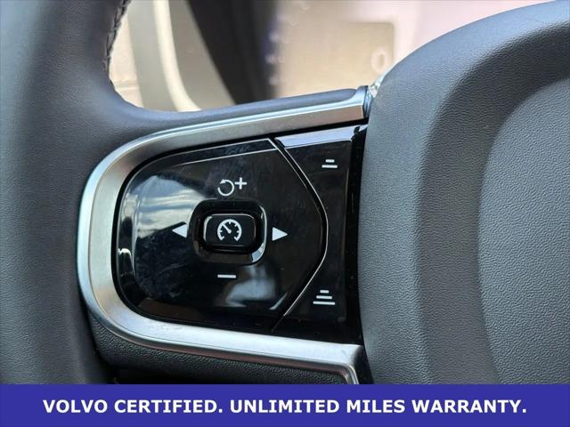 2024 Volvo S60 Recharge T8 Ultimate Dark Theme