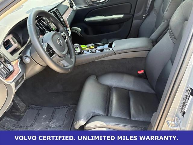 2024 Volvo S60 Recharge T8 Ultimate Dark Theme