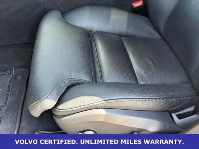 2024 Volvo S60 Recharge T8 Ultimate Dark Theme