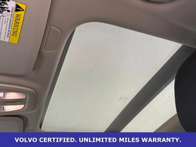 2024 Volvo S60 Recharge T8 Ultimate Dark Theme