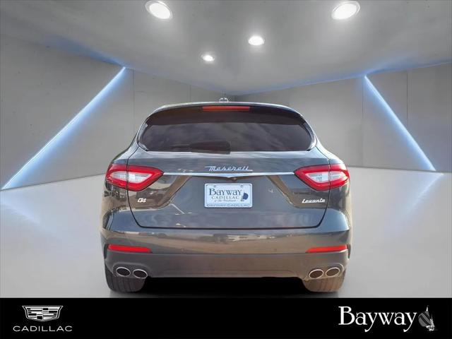 2018 Maserati Levante Standard