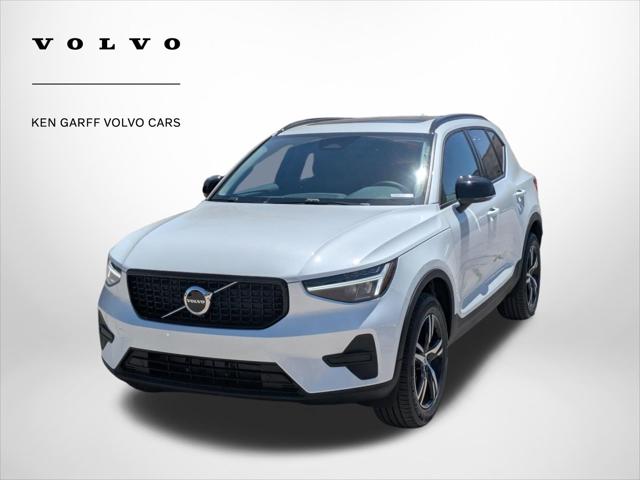 2026 Volvo XC40 Core, B5 AWD Gas (mild hybrid), Dark