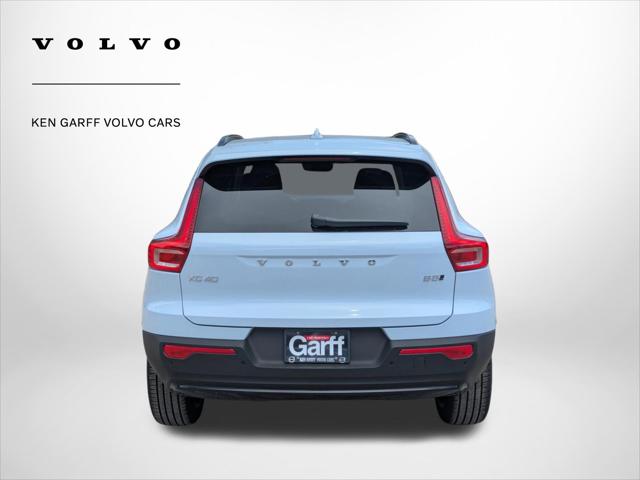 2026 Volvo XC40 Plus, B5 AWD Gas (mild hybrid), Dark