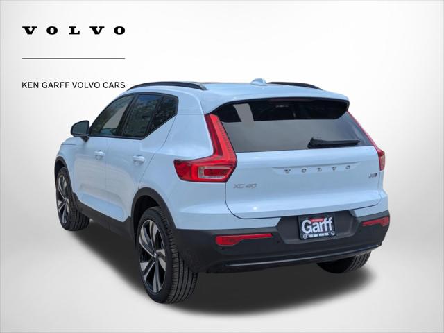 2026 Volvo XC40 Plus, B5 AWD Gas (mild hybrid), Dark