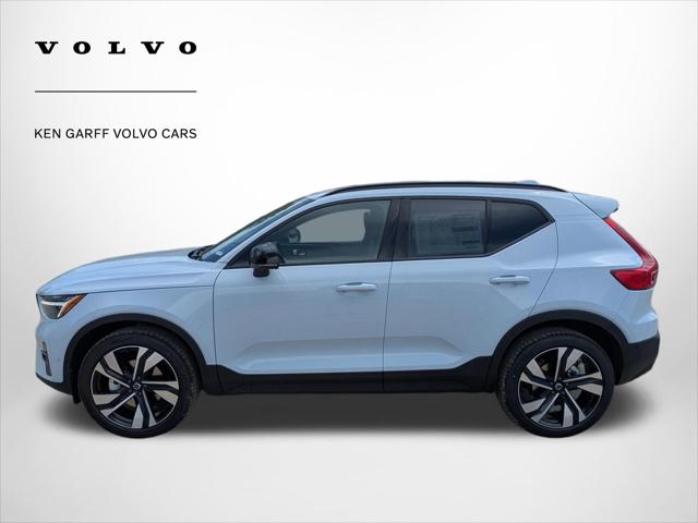 2026 Volvo XC40 Plus, B5 AWD Gas (mild hybrid), Dark