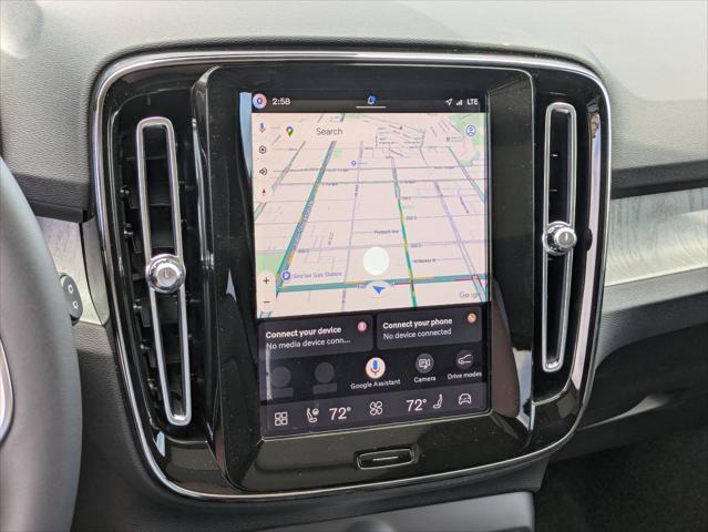 2026 Volvo XC40 Plus, B5 AWD Gas (mild hybrid), Dark