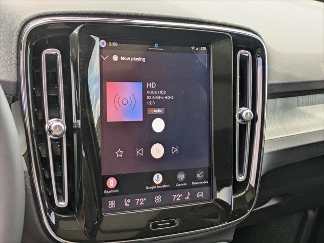 2026 Volvo XC40 Plus, B5 AWD Gas (mild hybrid), Dark