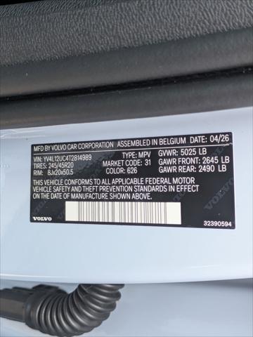 2026 Volvo XC40 Plus, B5 AWD Gas (mild hybrid), Dark