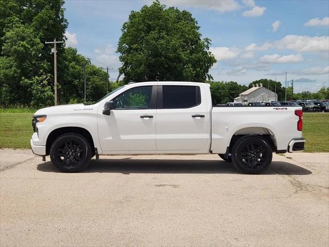 2023 Chevrolet Silverado 1500 4WD Crew Cab Short Bed Custom