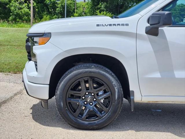 2023 Chevrolet Silverado 1500 4WD Crew Cab Short Bed Custom