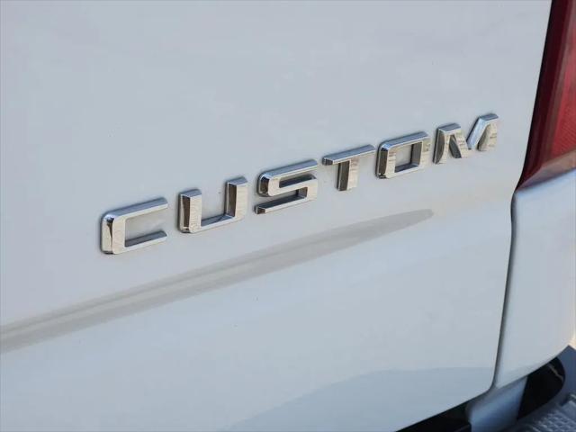 2023 Chevrolet Silverado 1500 4WD Crew Cab Short Bed Custom