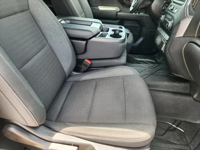 2023 Chevrolet Silverado 1500 4WD Crew Cab Short Bed Custom