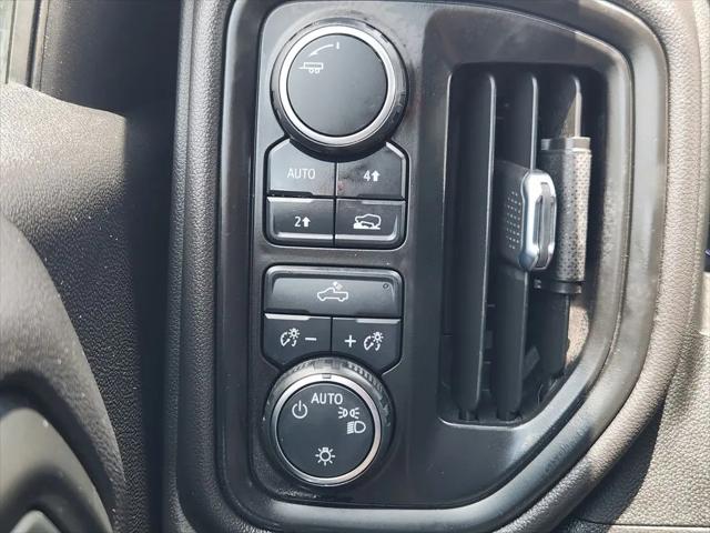 2023 Chevrolet Silverado 1500 4WD Crew Cab Short Bed Custom