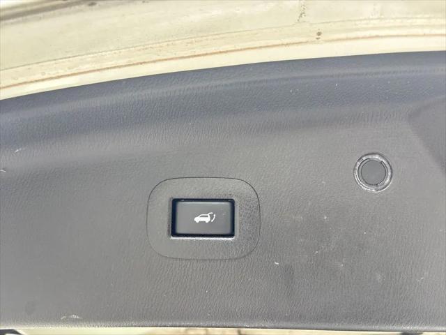 2016 INFINITI QX80 Standard