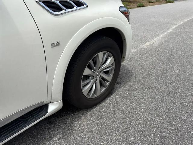 2016 INFINITI QX80 Standard