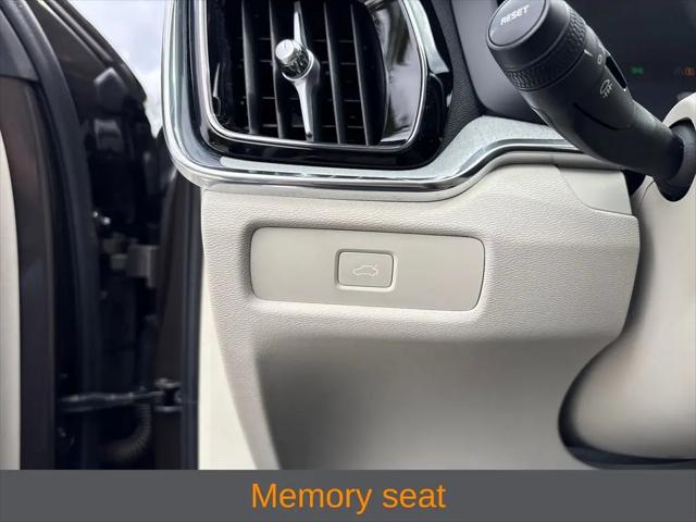 2024 Volvo S60 B5 Plus Dark Theme