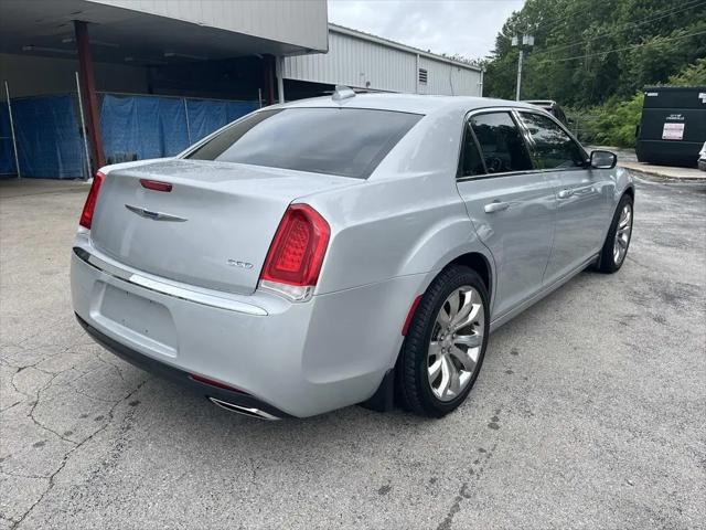 2019 Chrysler 300 Touring L