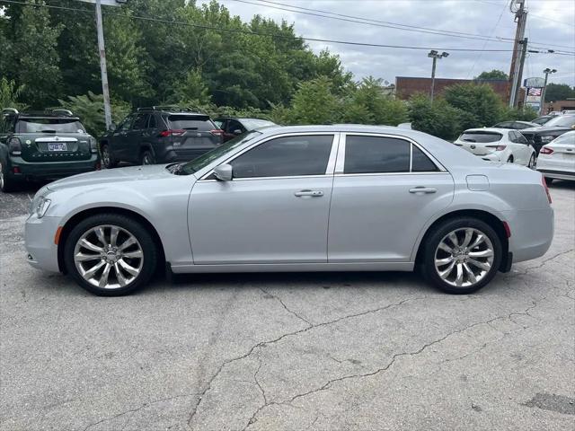 2019 Chrysler 300 Touring L