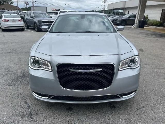 2019 Chrysler 300 Touring L