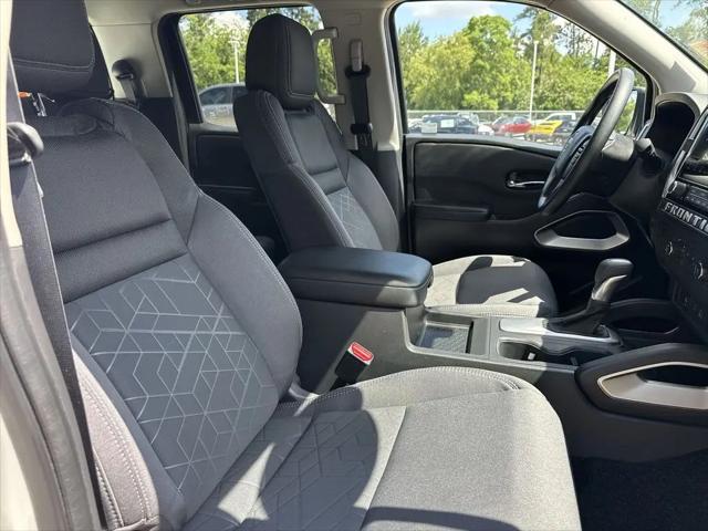2025 Nissan Frontier Crew Cab SV 4x2