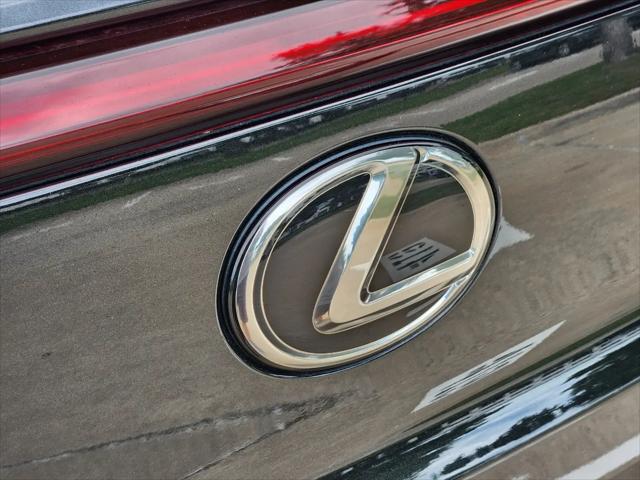 2025 Lexus 300 Premium