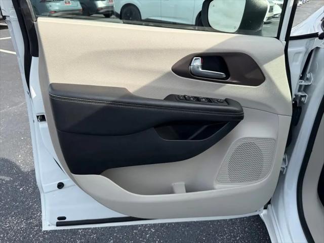 2020 Chrysler Voyager LXI