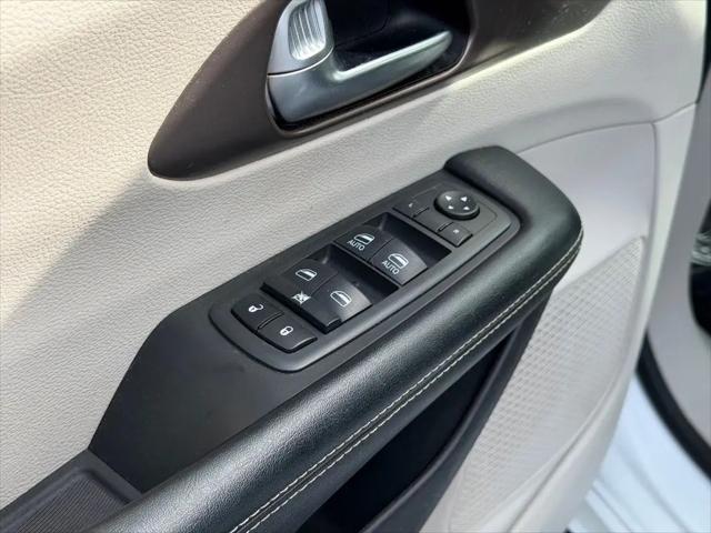 2020 Chrysler Voyager LXI