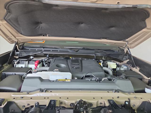 2026 Toyota Tundra SR5 CrewMax 5.5' Bed
