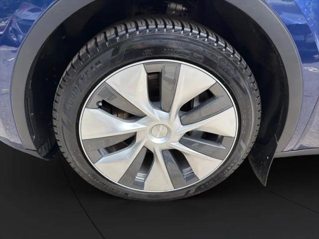2022 Tesla Model Y Long Range Dual Motor All-Wheel Drive