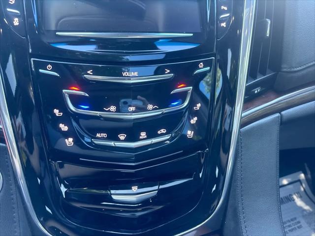 2017 Cadillac Escalade Luxury